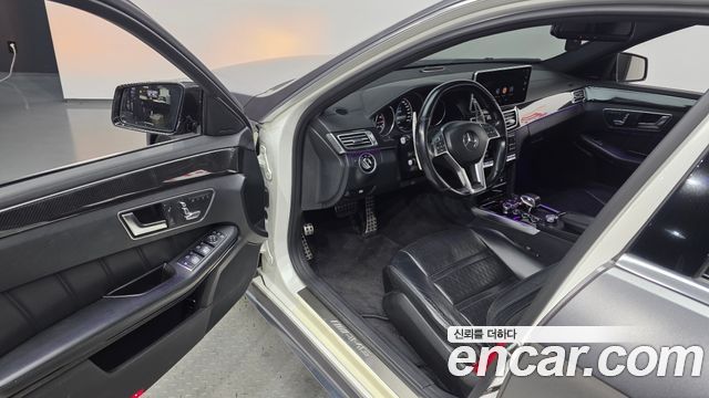 Mercedes-Benz E-Class 2014 — photo 10