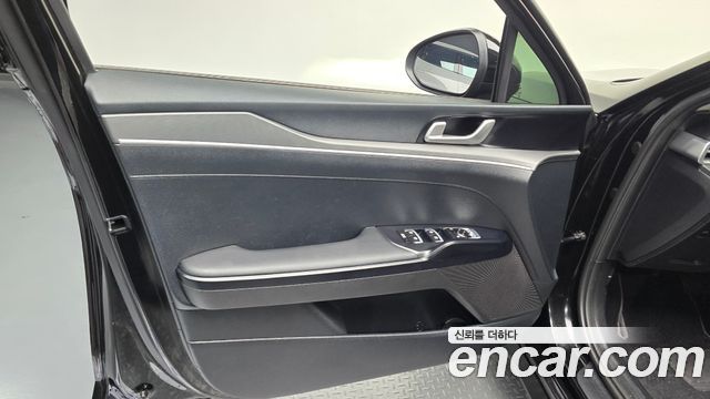 Kia K5 2022 — photo 14