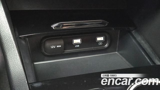 Kia K5 2022 — photo 27