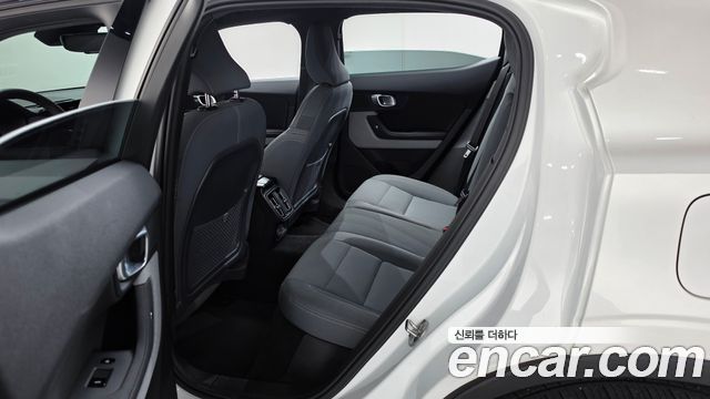Polestar Polestar 2 2023 — photo 17
