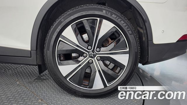 Polestar Polestar 2 2023 — photo 7