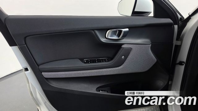 Polestar Polestar 2 2023 — photo 14