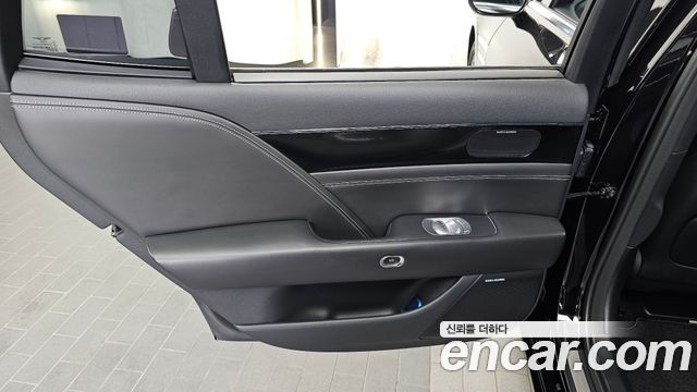 Genesis G90 2022 — photo 15