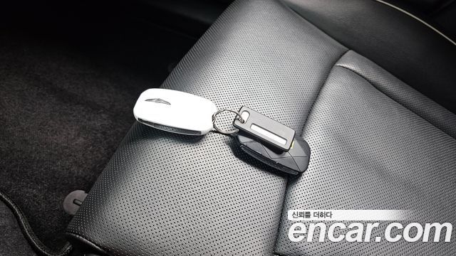 Genesis G90 2022 — photo 16