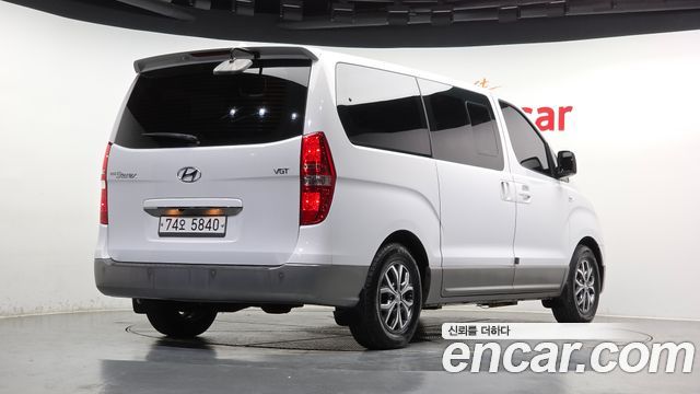 Hyundai Starex 2017 — photo 2
