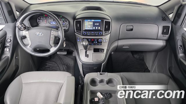 Hyundai Starex 2017 — photo 10