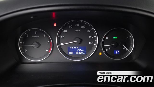 Hyundai Starex 2017 — photo 11