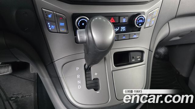 Hyundai Starex 2017 — photo 12