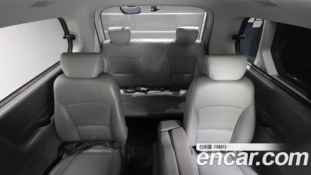 Hyundai Starex 2017 — photo 24