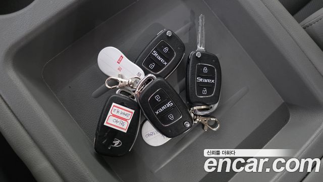 Hyundai Starex 2017 — photo 25
