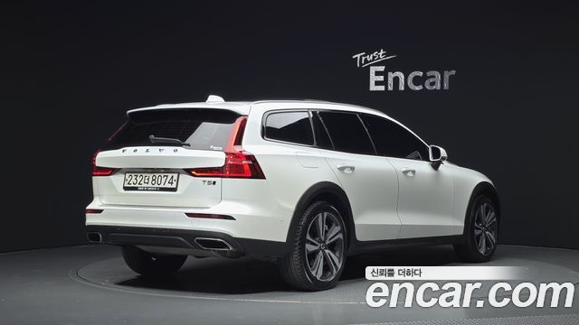 Volvo V60 2020 — photo 2
