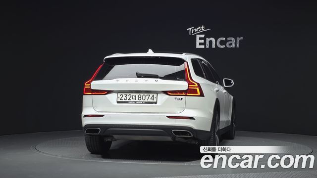Volvo V60 2020 — photo 4
