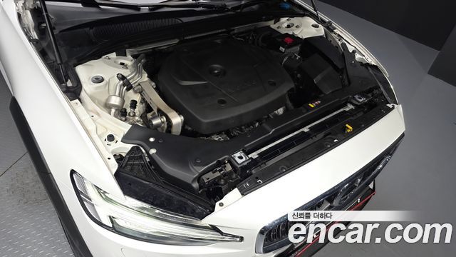 Volvo V60 2020 — photo 6