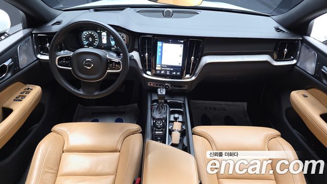 Volvo V60 2020 — photo 10