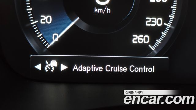 Volvo V60 2020 — photo 24