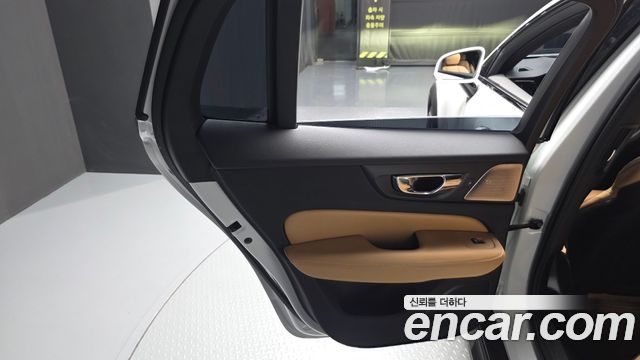 Volvo V60 2020 — photo 15