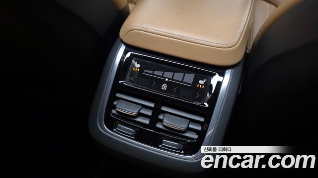 Volvo V60 2020 — photo 31