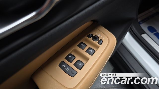Volvo V60 2020 — photo 38