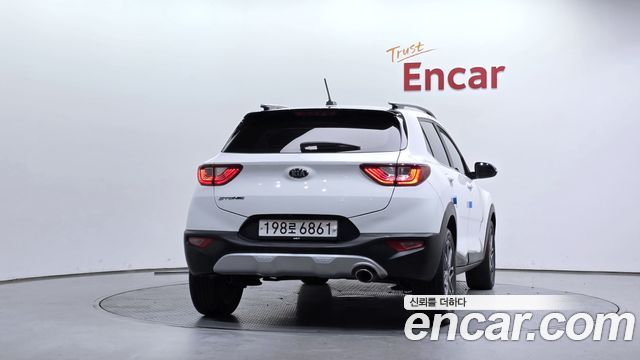 Kia Stonic 2018 — photo 4