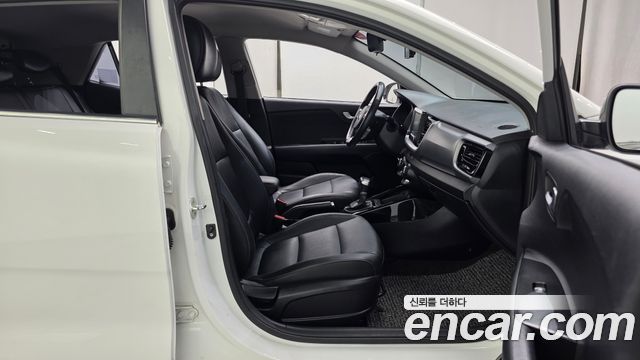 Kia Stonic 2018 — photo 11