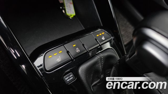 Kia Stonic 2018 — photo 17