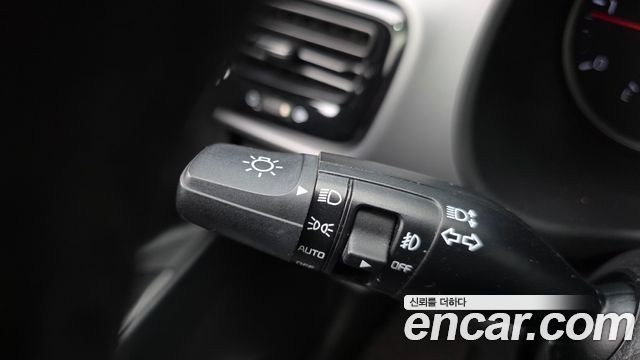 Kia Stonic 2018 — photo 18