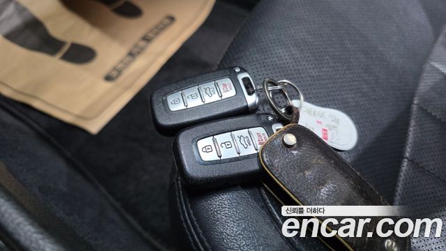 Hyundai Genesis 2013 — photo 21