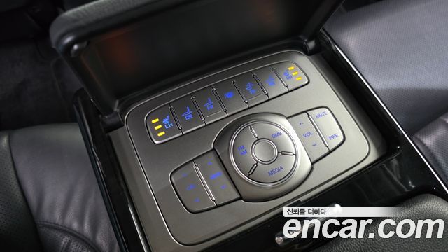 Hyundai Genesis 2013 — photo 24