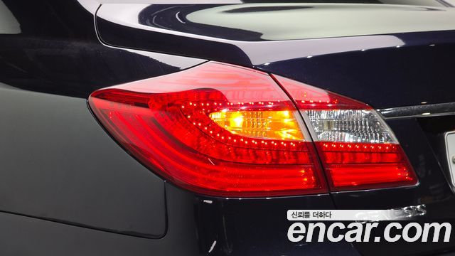 Hyundai Genesis 2013 — photo 9