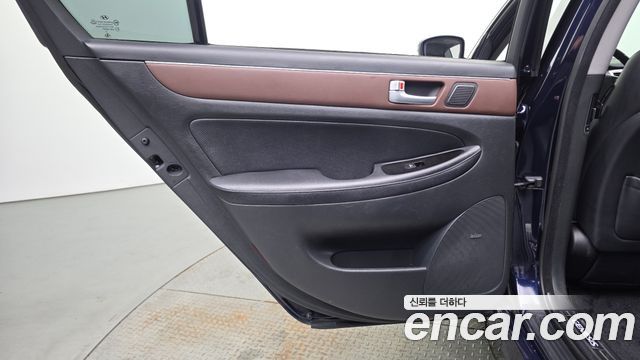Hyundai Genesis 2013 — photo 15