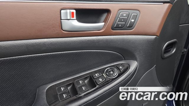 Hyundai Genesis 2013 — photo 28