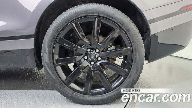 Land Rover Range Rover Velar 2018 — photo 5