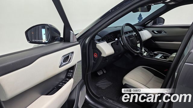 Land Rover Range Rover Velar 2018 — photo 12