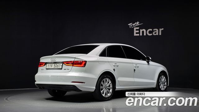 Audi A3 2015 — photo 2