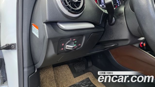 Audi A3 2015 — photo 17