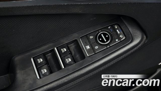 Hyundai Genesis 2016 — photo 28