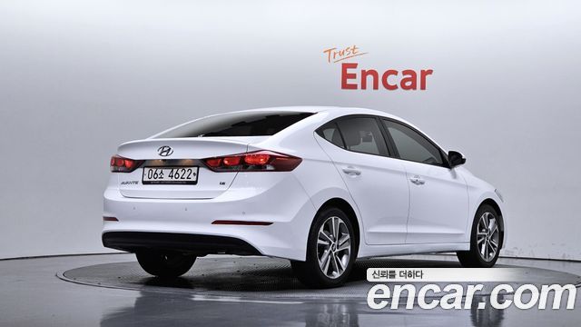 Hyundai AVANTE 2018 — photo 2