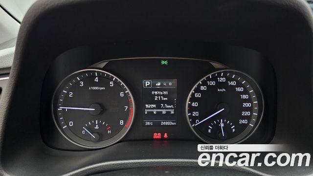 Hyundai AVANTE 2018 — photo 8