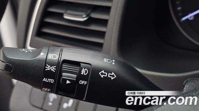 Hyundai AVANTE 2018 — photo 18