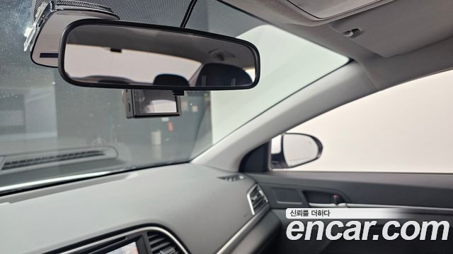 Hyundai AVANTE 2018 — photo 19