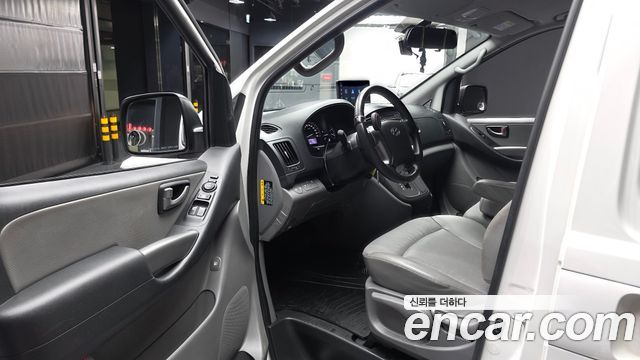 Hyundai Starex 2021 — photo 13