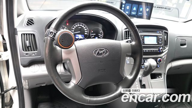 Hyundai Starex 2021 — photo 17