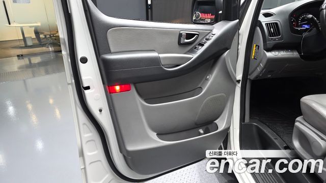 Hyundai Starex 2021 — photo 15
