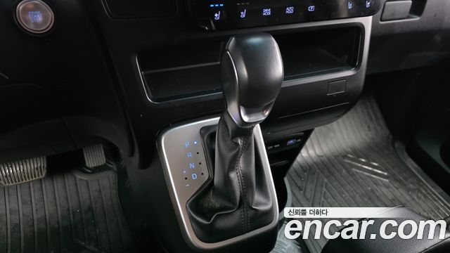 Hyundai Staria 2022 — photo 12
