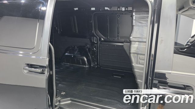 Hyundai Staria 2022 — photo 18