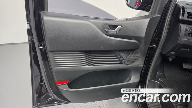 Hyundai Staria 2022 — photo 14