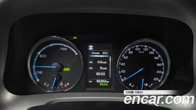 Toyota RAV4 2018 — photo 11