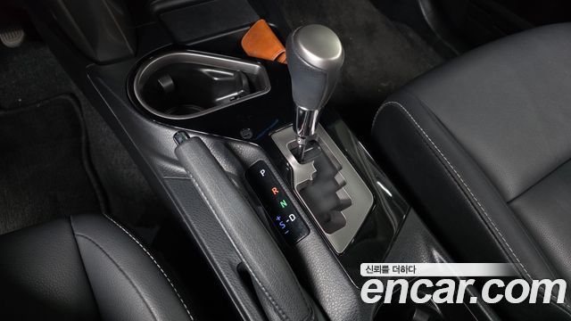 Toyota RAV4 2018 — photo 12