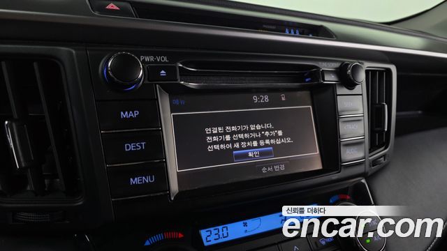 Toyota RAV4 2018 — photo 20