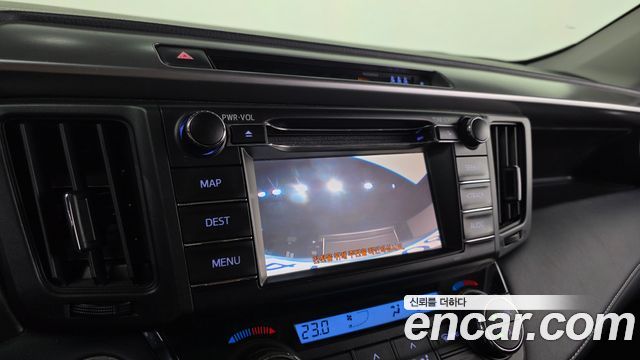 Toyota RAV4 2018 — photo 21